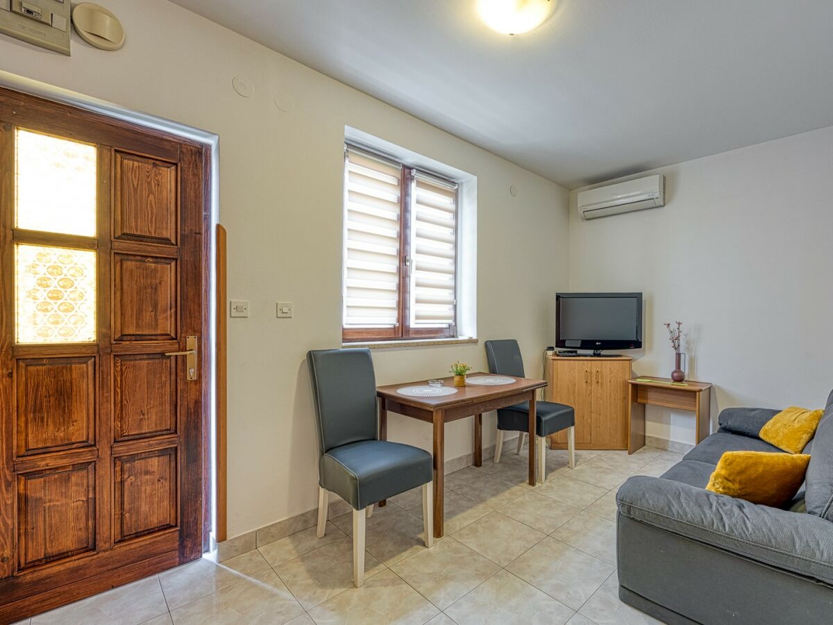 Apartment Punta B - One-Bedroom No.4 with Garden View - Features photo 4