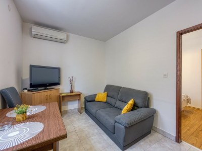 Apartment Punta B - One-Bedroom No.4 with Garden View - Features photo 5