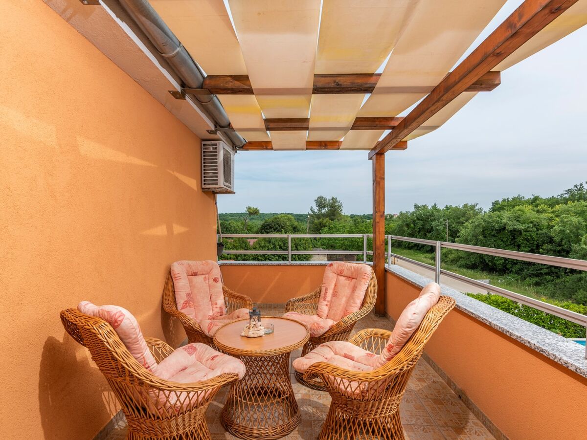 Apartment Villa Visnjan with Pool - One-Bedroom Apartment No.2 with Pool View - Outdoor photo 2