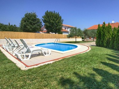 Villa Kristina with pool near Pula - Outdoor photo 2