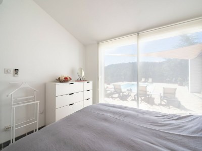 Villa Beautiful villa with private heated pool - Features photo 17