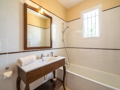 Villa Villa in Limoux with Private Pool & Mountain Views - Features photo 32