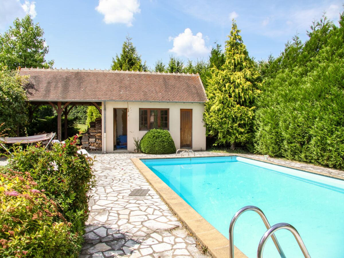 Holiday house Delightful holiday home with a large private swimming pool, perfect for families - Outdoor photo 4