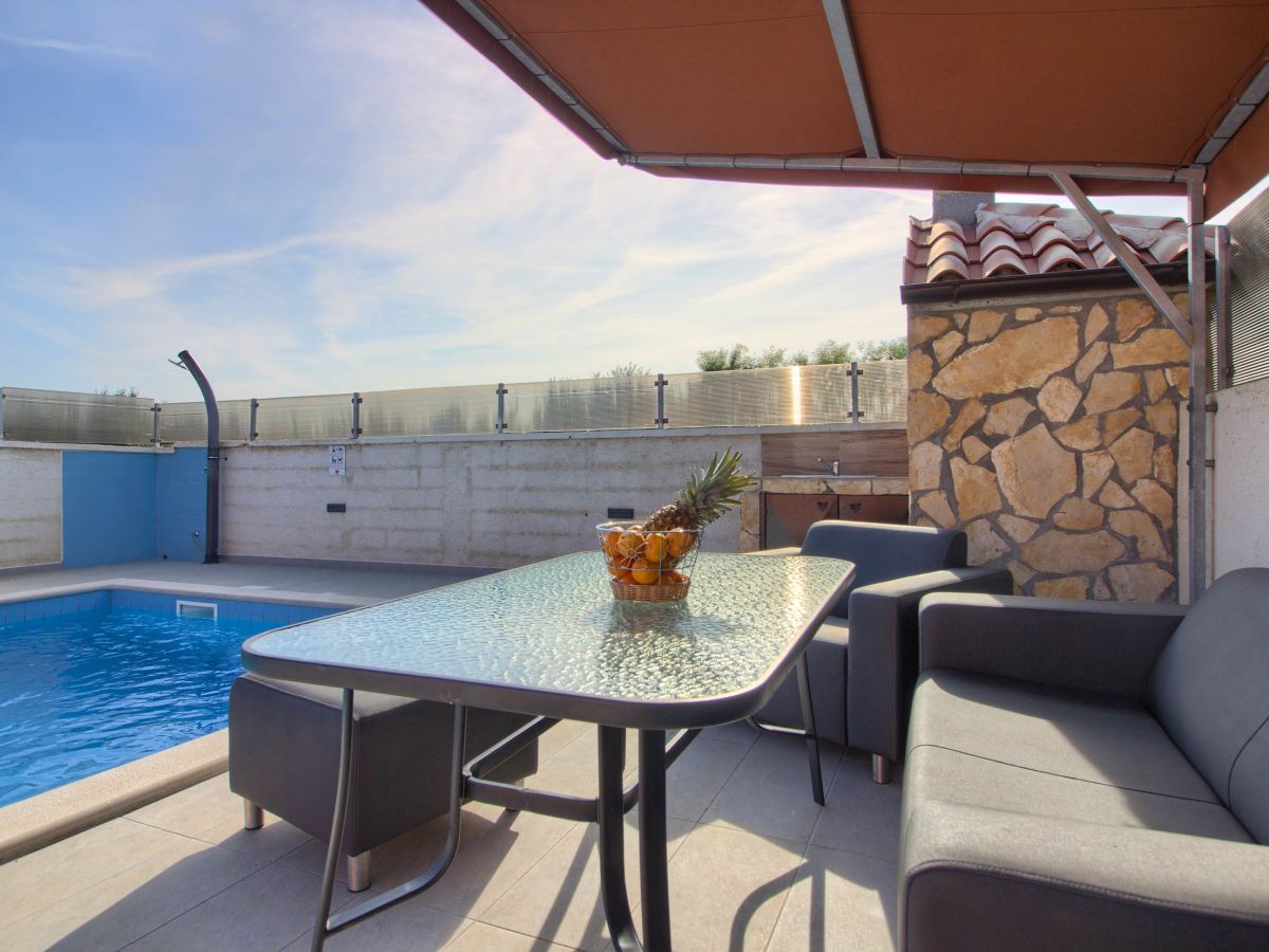 Villa Loborika mit privatem Pool in der Nähe Pula - Outdoor photo 3