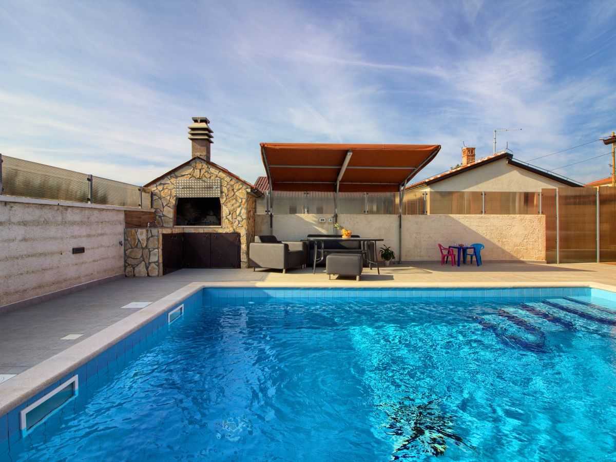 Villa Loborika mit privatem Pool in der Nähe Pula - Outdoor photo 5