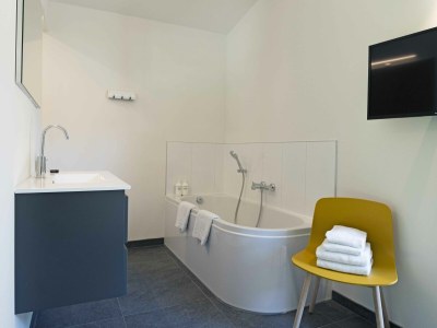 Holiday house Holiday home near Amsterdam with sauna & hot tub - Features photo 8