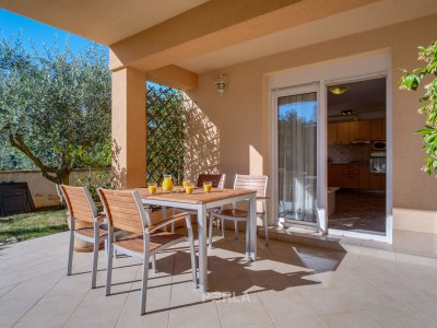 Holiday apartment OLIVE mit  eigenem Garten 150m vom Strand bei Pula - Outdoor photo 4