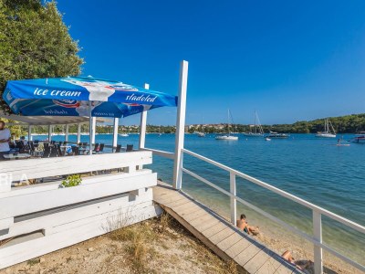 Holiday apartment OLIVE mit  eigenem Garten 150m vom Strand bei Pula - Environment photo 39