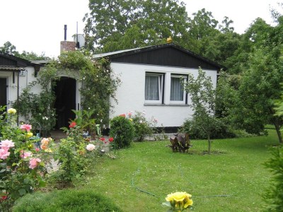 Holiday house with big garden - Outdoor photo 2