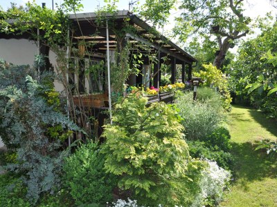 Holiday house with big garden - Outdoor photo 4
