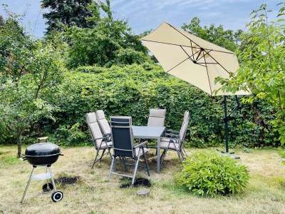 Holiday house with big garden - Outdoor photo 8