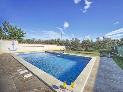 Holiday house with pool in nature - Outdoor photo 9