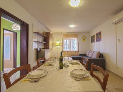 Holiday house with pool in nature - Features photo 14