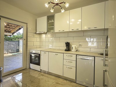 Holiday house with pool in nature - Features photo 16