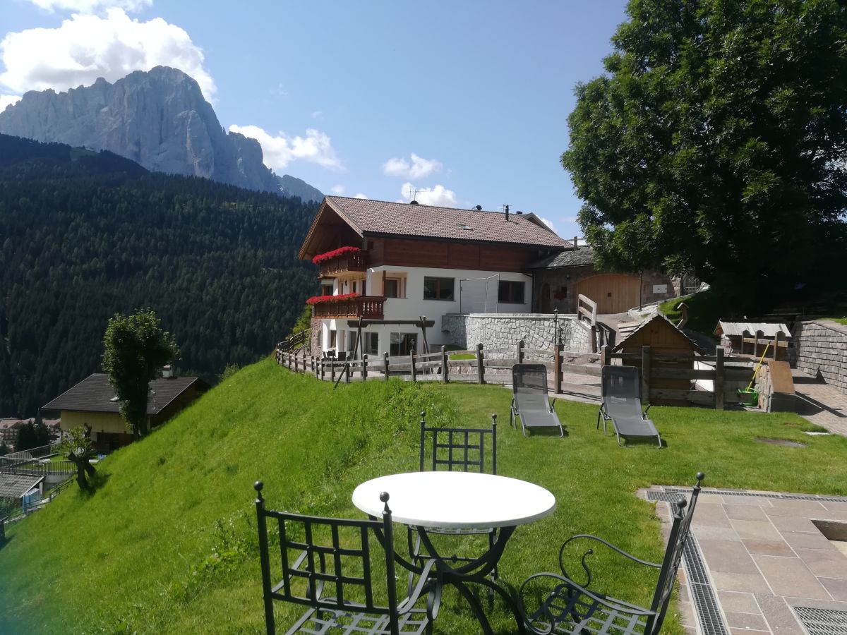 Apartment Dolores - Your holiday destination in Selva di Val Gardena / Dolomites - Outdoor photo 5