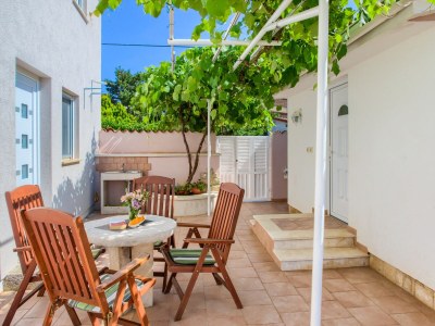 Holiday house Beautiful house with pool in Medulin - Outdoor photo 9