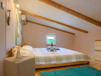 Holiday house Beautiful house with pool in Medulin - Features photo 16