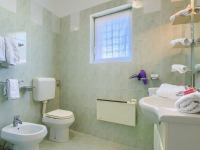 Holiday house Beautiful house with pool in Medulin - Features photo 22