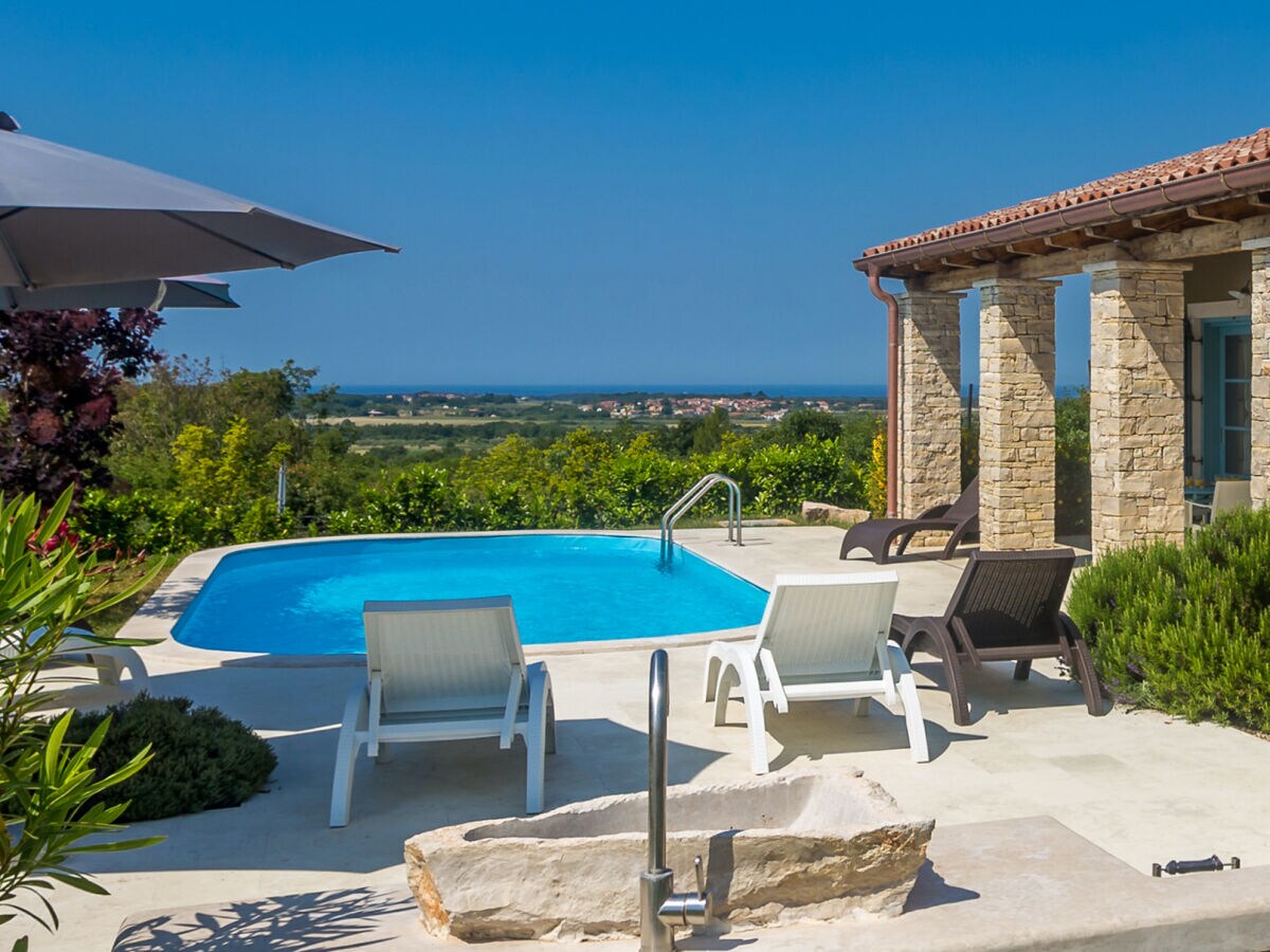 Villa Charming Villa with pool and jacuzzi Umag - Outdoor photo 3