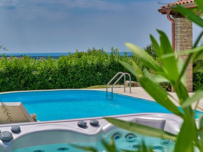Villa Charming Villa with pool and jacuzzi Umag - Outdoor photo 4