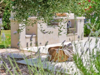 Villa Charming Villa with pool and jacuzzi Umag - Outdoor photo 8