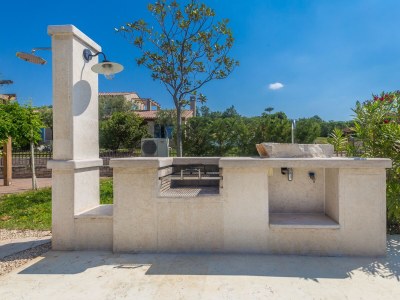 Villa Charming Villa with pool and jacuzzi Umag - Outdoor photo 9