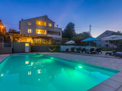 Holiday apartment CLAIRE with large heated pool 50m2 and sea view in Nerezine - Holiday apartment