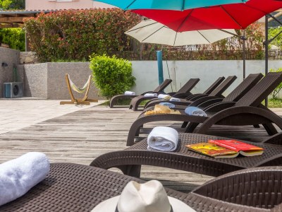 Holiday apartment CLAIRE with large heated pool 50m2 and sea view - Outdoor photo 7