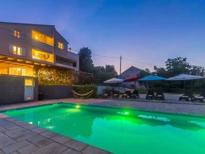 Holiday apartment CLAIRE with large heated pool 50m2 and sea view - Outdoor photo 10