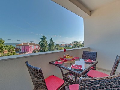 Holiday apartment CLAIRE with large heated pool 50m2 and sea view - Features photo 29