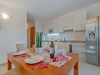 Holiday apartment CLAIRE with large heated pool 50m2 and sea view - Features photo 32