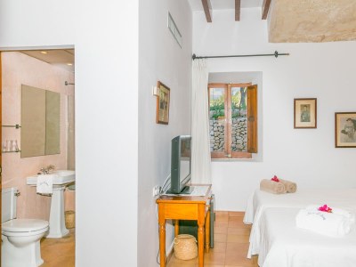 Villa Historical House Mallorca with Pool 12 Guests - Features photo 14