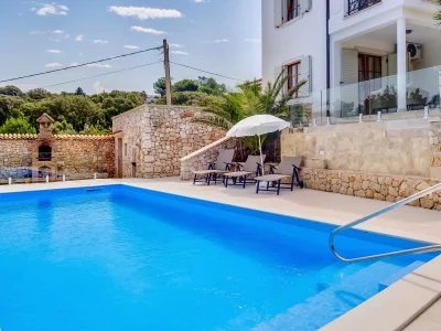 Villa Valerie with pool and sea view near beach in Nerezine - Villa