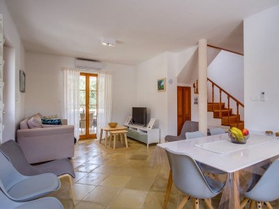 Villa Valerie with pool and sea view near beach - Features photo 19