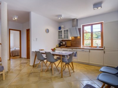 Villa Valerie with pool and sea view near beach - Features photo 20