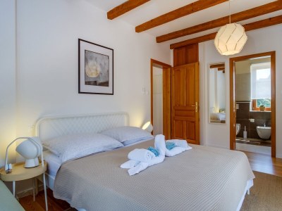 Villa Valerie with pool and sea view near beach - Features photo 24