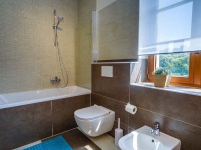 Villa Valerie with pool and sea view near beach - Features photo 26