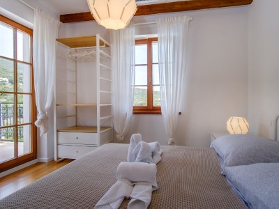 Villa Valerie with pool and sea view near beach - Features photo 27