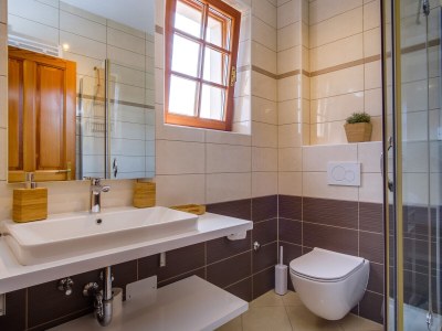 Villa Valerie with pool and sea view near beach - Features photo 29