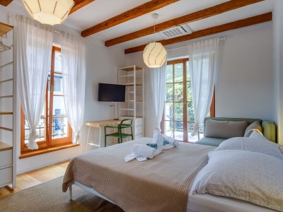 Villa Valerie with pool and sea view near beach - Features photo 32