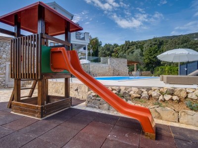 Villa Valerie with pool and sea view near beach - Features photo 33