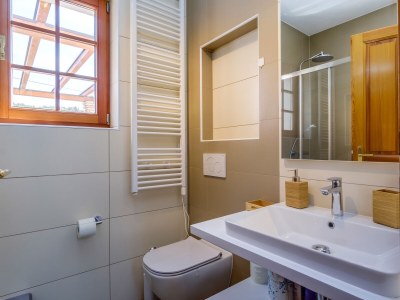 Villa Valerie with pool and sea view near beach - Features photo 34