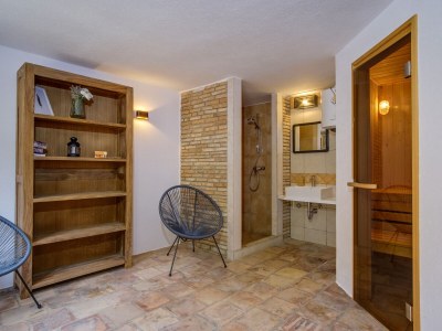 Villa Valerie with pool and sea view near beach - Features photo 36