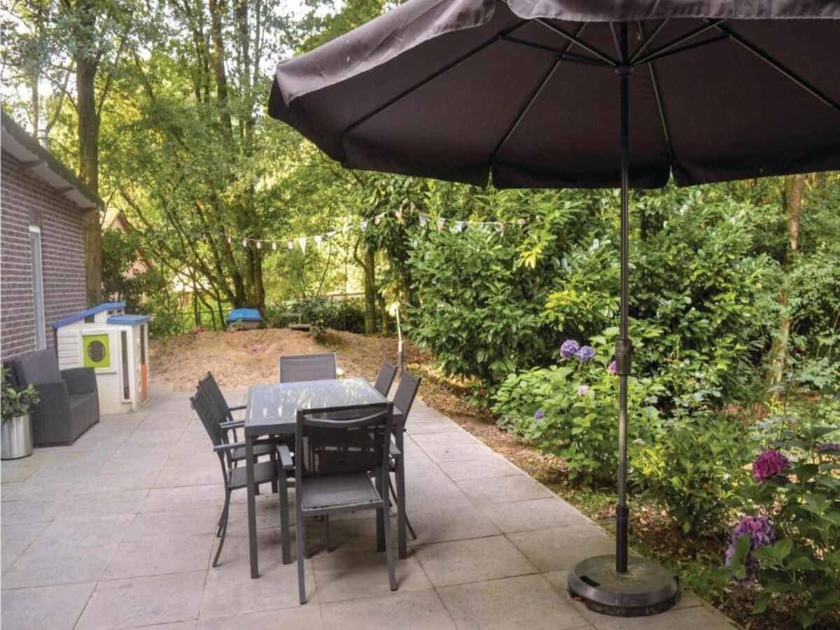 Holiday house Gemütliches Ferienhaus in Leenderbos mit Whirlpool - Outdoor photo 5