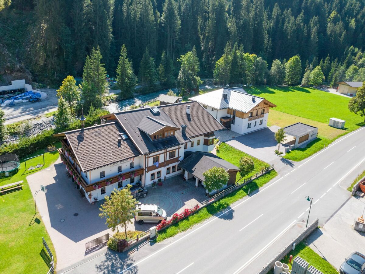 Chalet Chalet in Saalbach near Ski Lift and Sauna - Outdoor photo 4