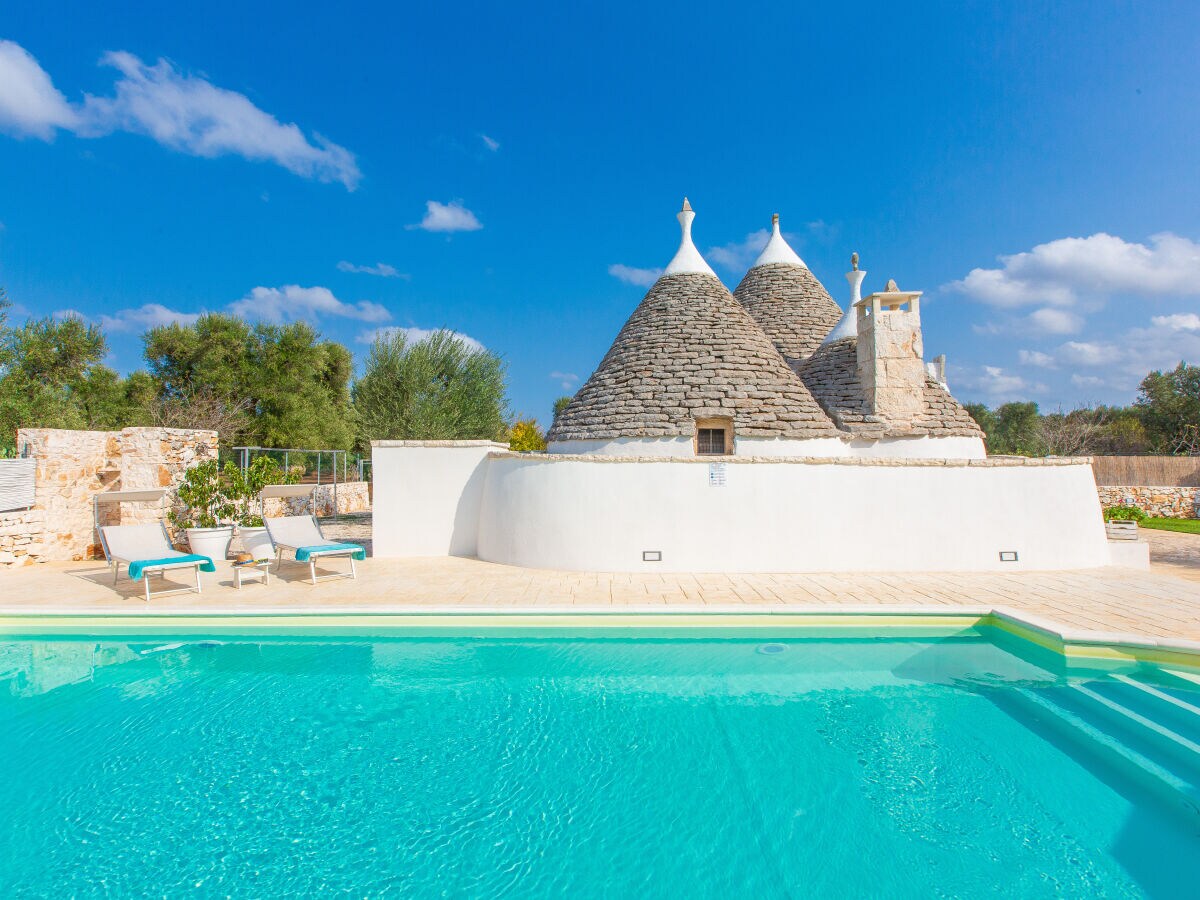 Holiday house Trullo with private pool. Enclosed garden - Outdoor photo 2
