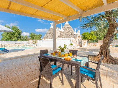 Holiday house Trullo with private pool. Enclosed garden - Outdoor photo 4
