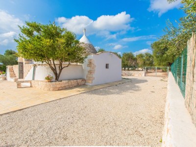 Holiday house Trullo with private pool. Enclosed garden - Outdoor photo 13