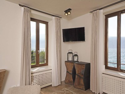 Villa Villa Victoria Lake front - Features photo 22