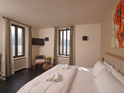 Villa Villa Victoria Lake front - Features photo 23